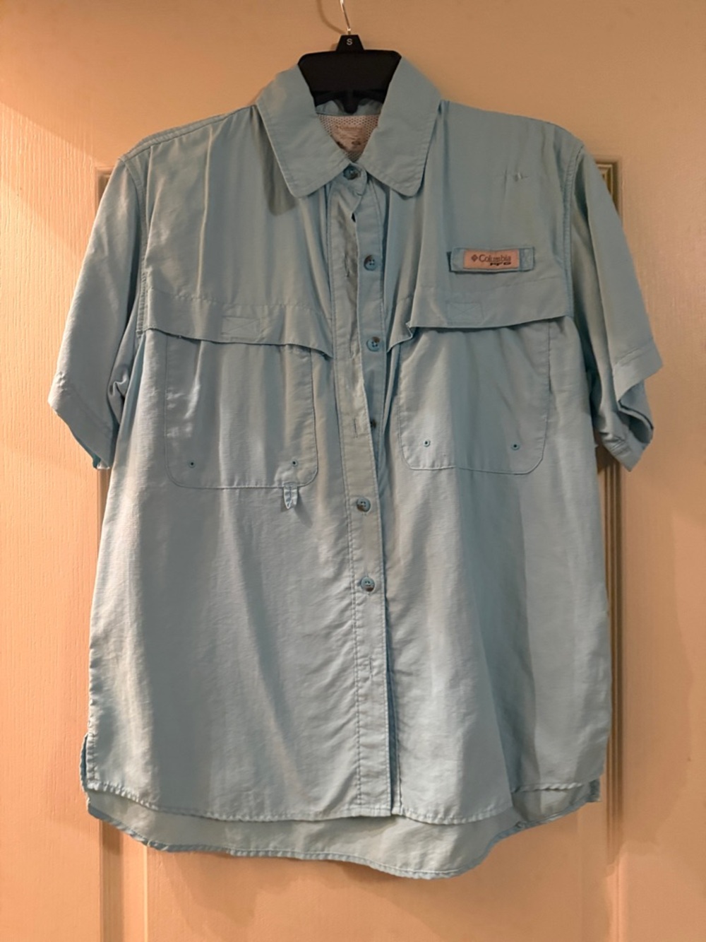 Columbia Light Blue Women's Short-Sleeve Button-Down Shirt